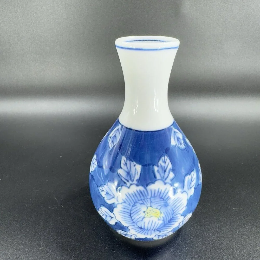 Japanese Porcelain Sake Bottle Vase Mino Ware Tokkuri Blue White Vintage Ceramic